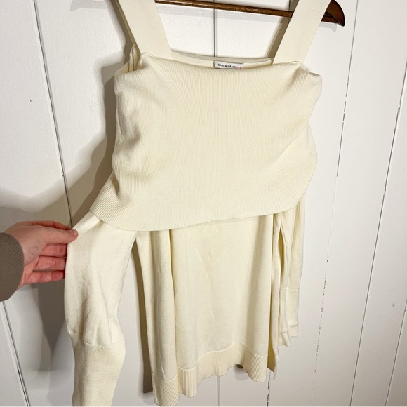 Isaac Mizrahi Live! Cream Off the Shoulder Top. Size Large. - Picture 2 of 6